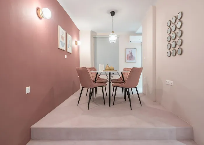 City Center Retreat Modern One Bedroom
